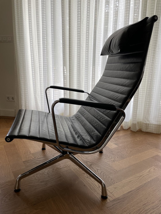 Image 1 of Vitra Eames Ea124 Leer / Chroom