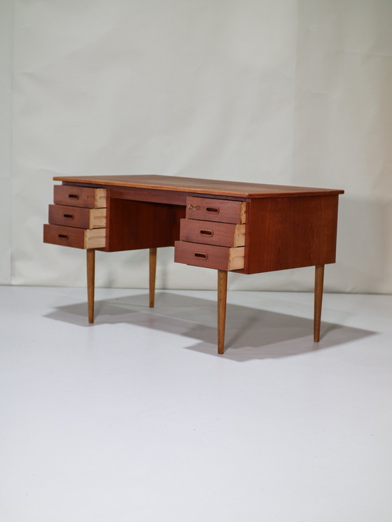 Image 1 of Vrijstaand Bureau Curved Deens 