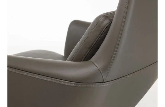 Image 1 of Nwe Vitra Grand Relax lounge chair + Ottoman premium leder showmodel 2023