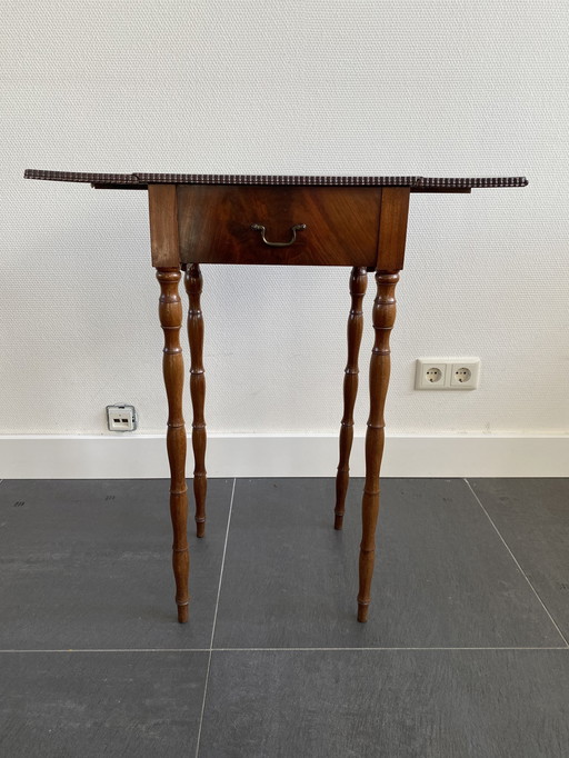 Klassieke Side Table