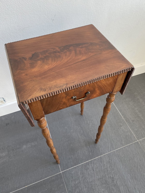 Image 1 of Klassieke Side Table