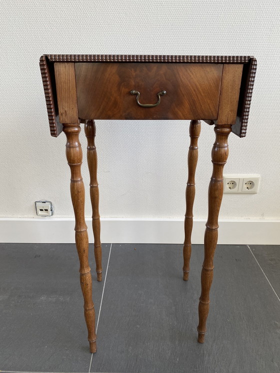 Image 1 of Klassieke Side Table