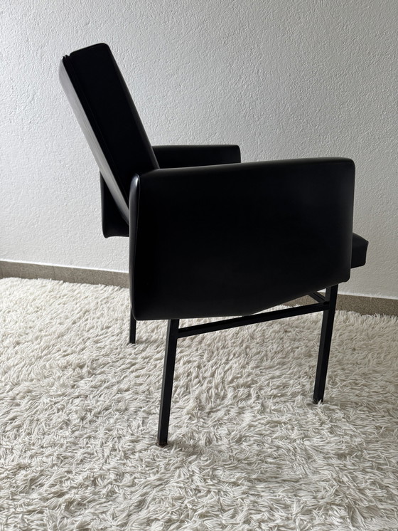Image 1 of Zwarte fauteuil met 50's design