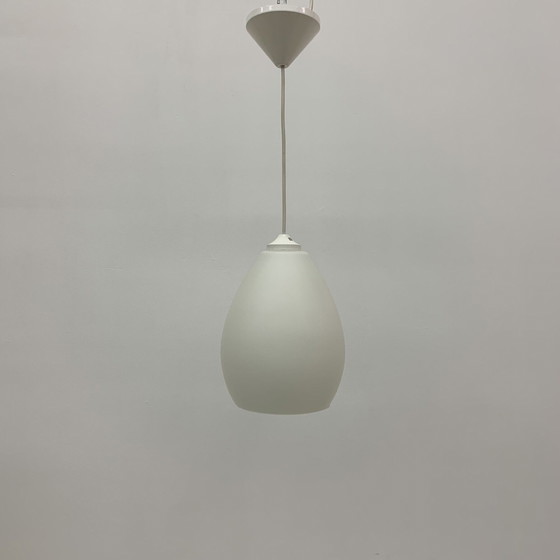 Image 1 of Opaline glazen hanglamp uit het midden van de eeuw - 1960