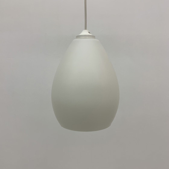 Image 1 of Opaline glazen hanglamp uit het midden van de eeuw - 1960