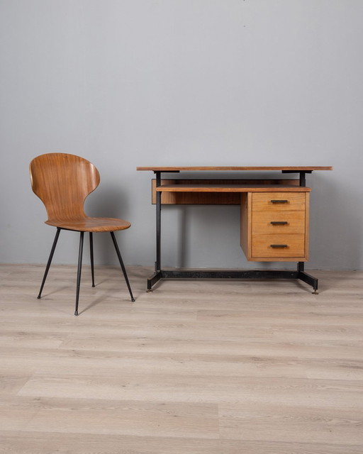 Vintage 1960S Houten Bureau en Stoel Set Italiaans Ontwerp