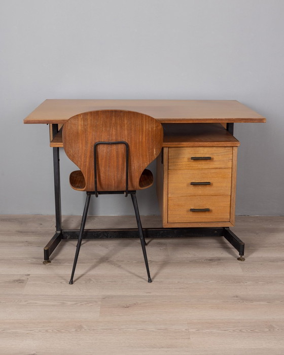 Image 1 of Vintage 1960S Houten Bureau en Stoel Set Italiaans Ontwerp