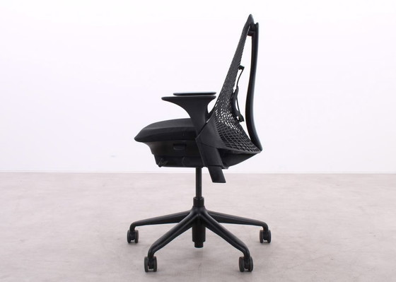 Image 1 of Herman Miller Sayl Bureaustoel Zwart