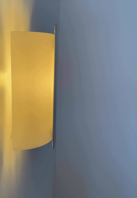 Image 1 of  Opaline glazen wandlamp van Delmas - Frankrijk 1970