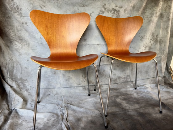 Image 1 of Arne Jacobsen Vlinderstoeltjes Fritz Hansen