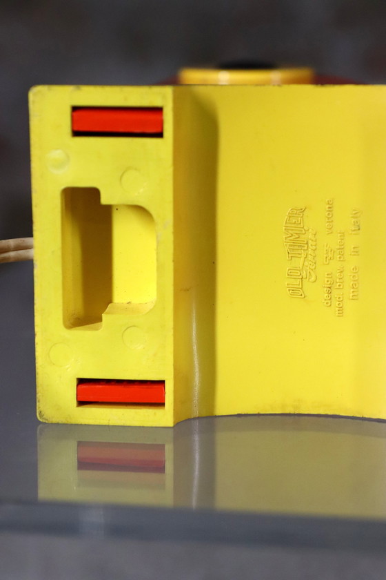 Image 1 of Ferrari Toucan Lamp Geel Old Timer 