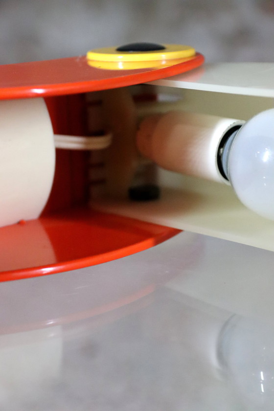 Image 1 of Ferrari Toucan Lamp Geel Old Timer 