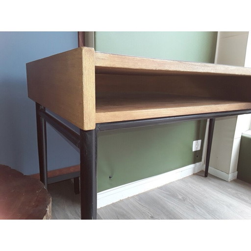 Vintage blond mahonie bureau met zwart metalen poten van Pierre Guariche, 1955