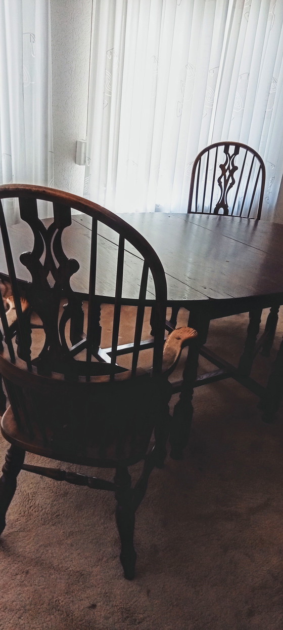 Image 1 of Authentiek Antiek Farmerhouse Ovaal Gateleg Tafel Met 4 Windsor Armstoelen