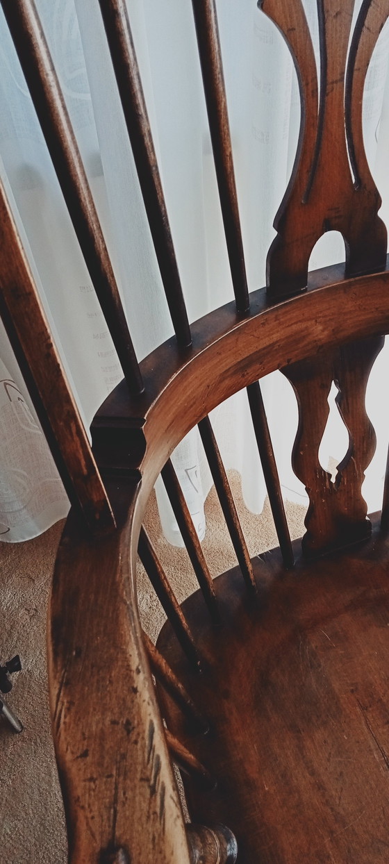 Image 1 of Authentiek Antiek Farmerhouse Ovaal Gateleg Tafel Met 4 Windsor Armstoelen