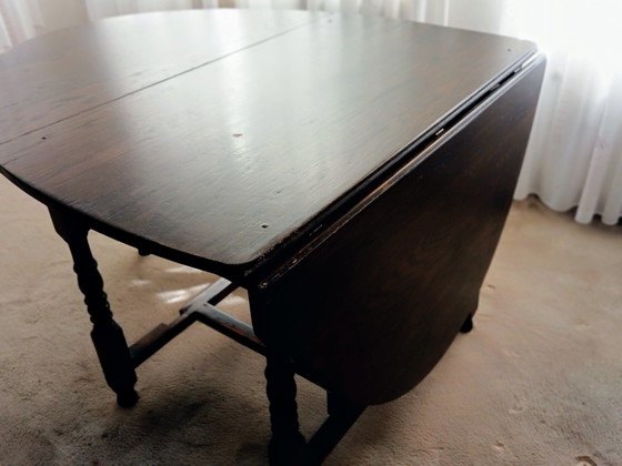 Image 1 of Authentiek Antiek Farmerhouse Ovaal Gateleg Tafel Met 4 Windsor Armstoelen