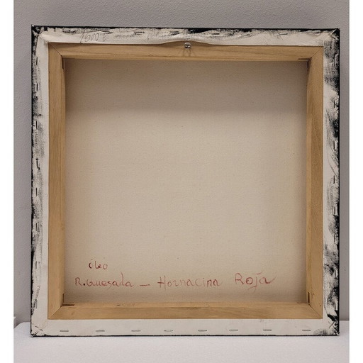 Vintage schilderij "Hornacina Roja" van Javier Rodriguez voorstellende een rode manzana gekruist door een witte pluim