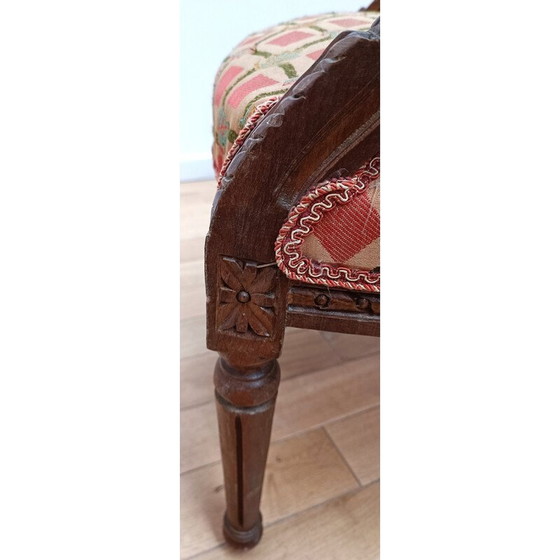Image 1 of Vintage medaillon fauteuil in donker en gebeeldhouwd hout