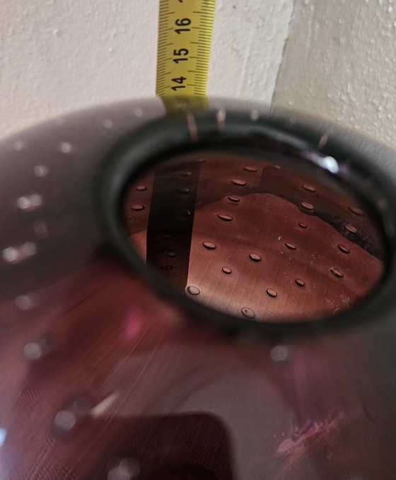 Image 1 of Bolvormige Paarse Vaas met Gecontroleerde Bubbels Bullicante