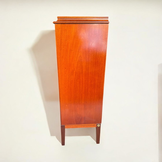 Image 1 of Deens buffet gemaakt van mahonie met messing applicaties ca. jaren 20 tot 40. 4 laden en 2 kastdeuren - Top-Vintage-Z