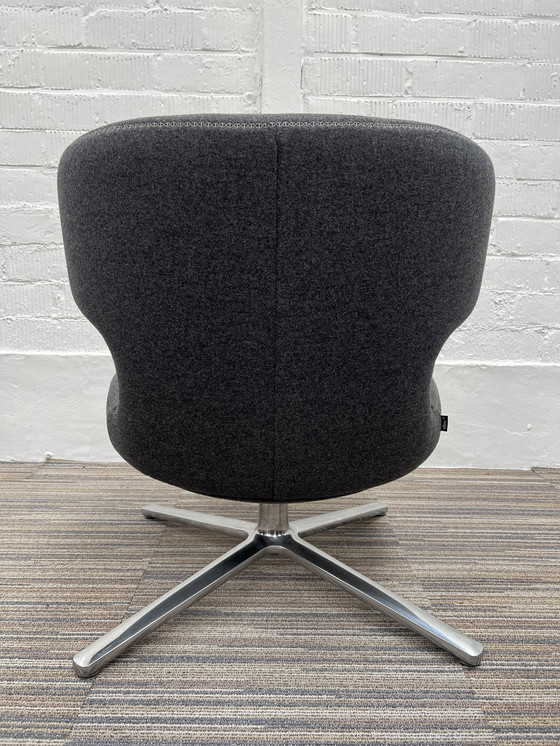 Image 1 of 1X Vitra Petit Repos fauteuil