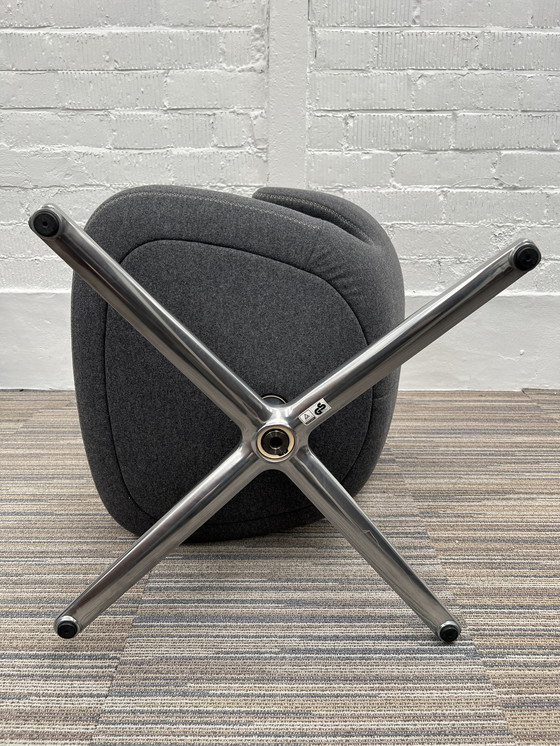 Image 1 of 1X Vitra Petit Repos fauteuil