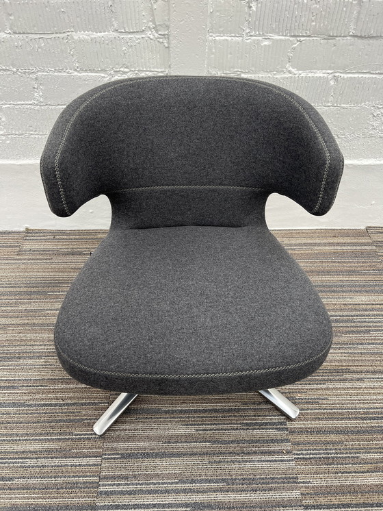 Image 1 of 1X Vitra Petit Repos fauteuil