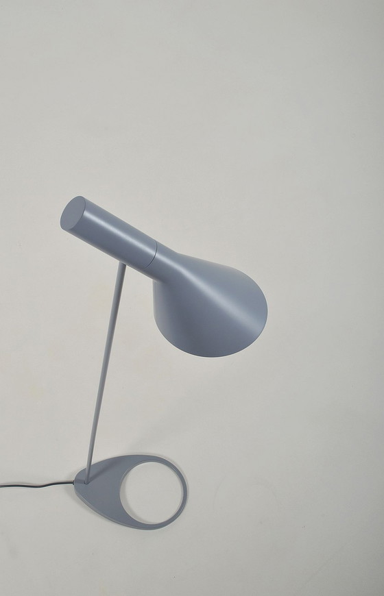 Image 1 of Deense vloerlamp AJ ontworpen door Arne Jacobsen voor Louis Poulsen