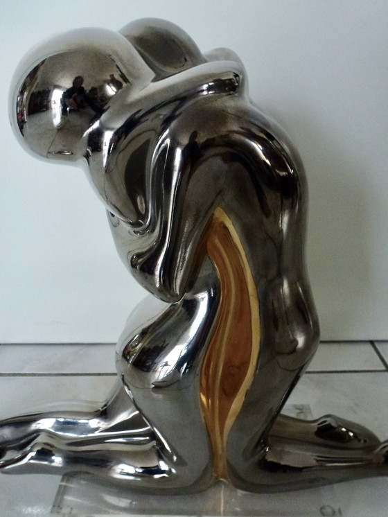 Image 1 of Galos - Omhelzend Liefdesfiguur - 31 Cm - Porselein, Verguld, Platina - 1998