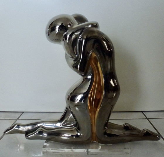 Image 1 of Galos - Omhelzend Liefdesfiguur - 31 Cm - Porselein, Verguld, Platina - 1998