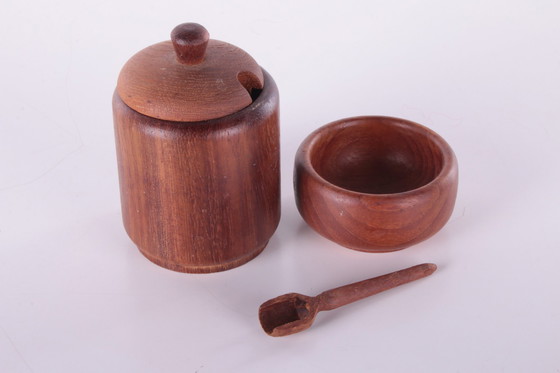 Image 1 of Vintage Teakhouten onderbord met zout- en peperstel en onderbord met lepel