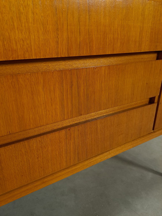 Image 1 of Lang Teak Dressoir Met Lades En Klepkast