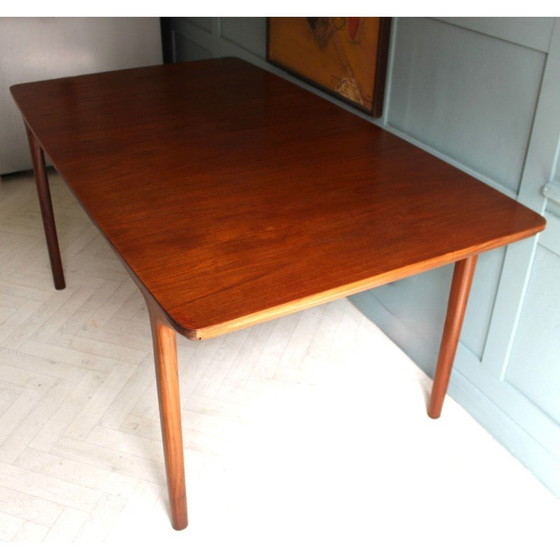 Image 1 of Mid century teakhouten eettafel van Mcintosh