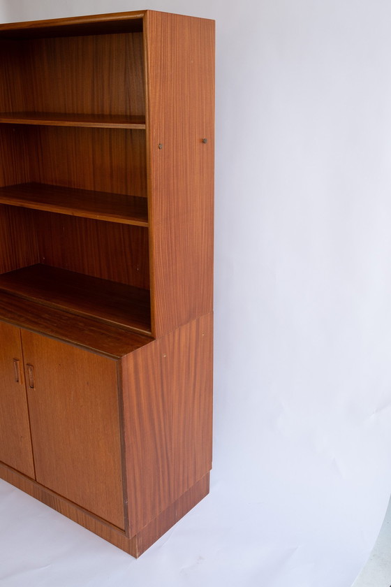 Image 1 of Vintage Boekenkast Jaren 60 Met Deurtjes