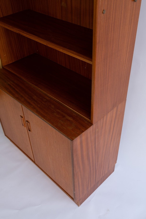 Image 1 of Vintage Boekenkast Jaren 60 Met Deurtjes