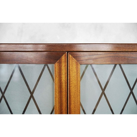 Image 1 of Vintage wortelnoten dressoir met glazen kast, Zweden 1940