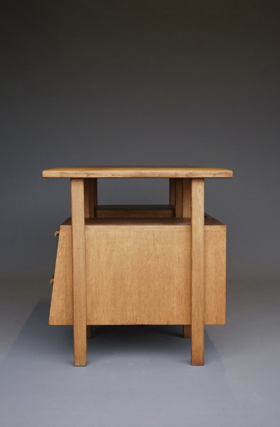 Image 1 of Modernistisch eiken bureau. 1950S