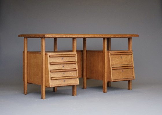 Image 1 of Modernistisch eiken bureau. 1950S