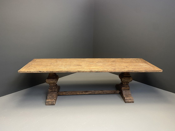 Image 1 of Vintage stevige tafel