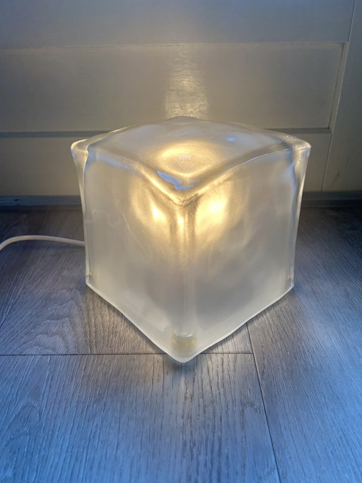 IKEA ‘Iviken Ice Cube’ tafellamp