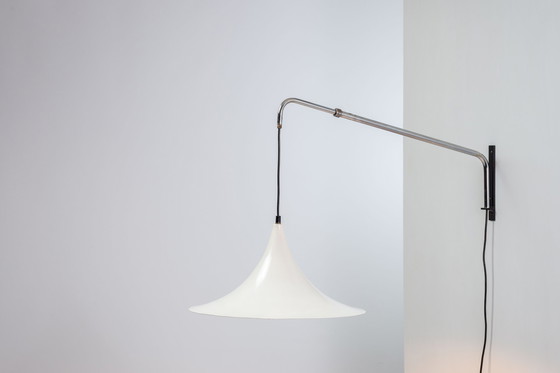 Image 1 of Grote hoed Design wandlamp.