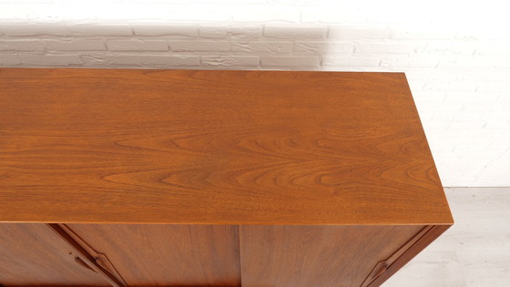 Image 1 of Vintage Kast | Deens Design | Schuifdeuren | Gunni Omann | 180 Cm