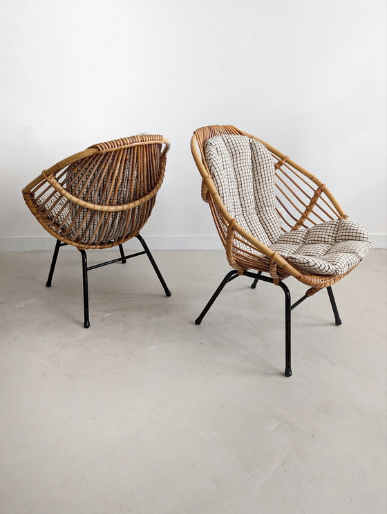 Image 1 of Set van 2 rotan kuipstoelen 1960S