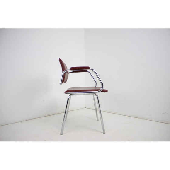 Image 1 of Vintage armstoel van chroom en kunstleer van Kovona, Tsjecho-Slowakije 1980