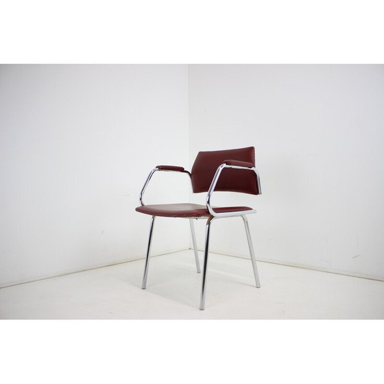 Image 1 of Vintage armstoel van chroom en kunstleer van Kovona, Tsjecho-Slowakije 1980