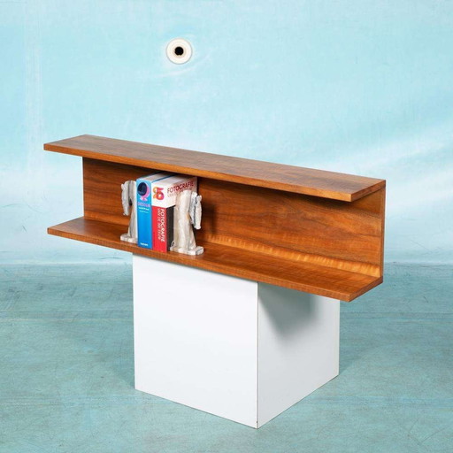 Minimalist walnoot wandconsole, midmod walnut wall unit