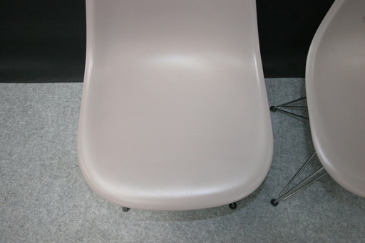 3x Vitra DSR stoelen