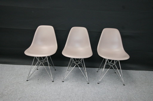 3x Vitra DSR stoelen