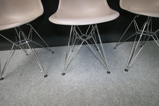 Image 1 of 3x Vitra DSR stoelen