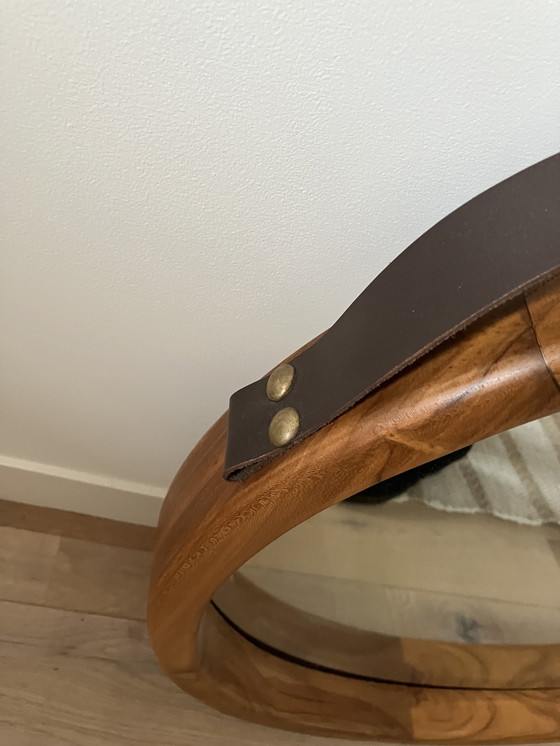 Image 1 of Midcentury Grote Ronde Spiegel, Hout Met Leren Band